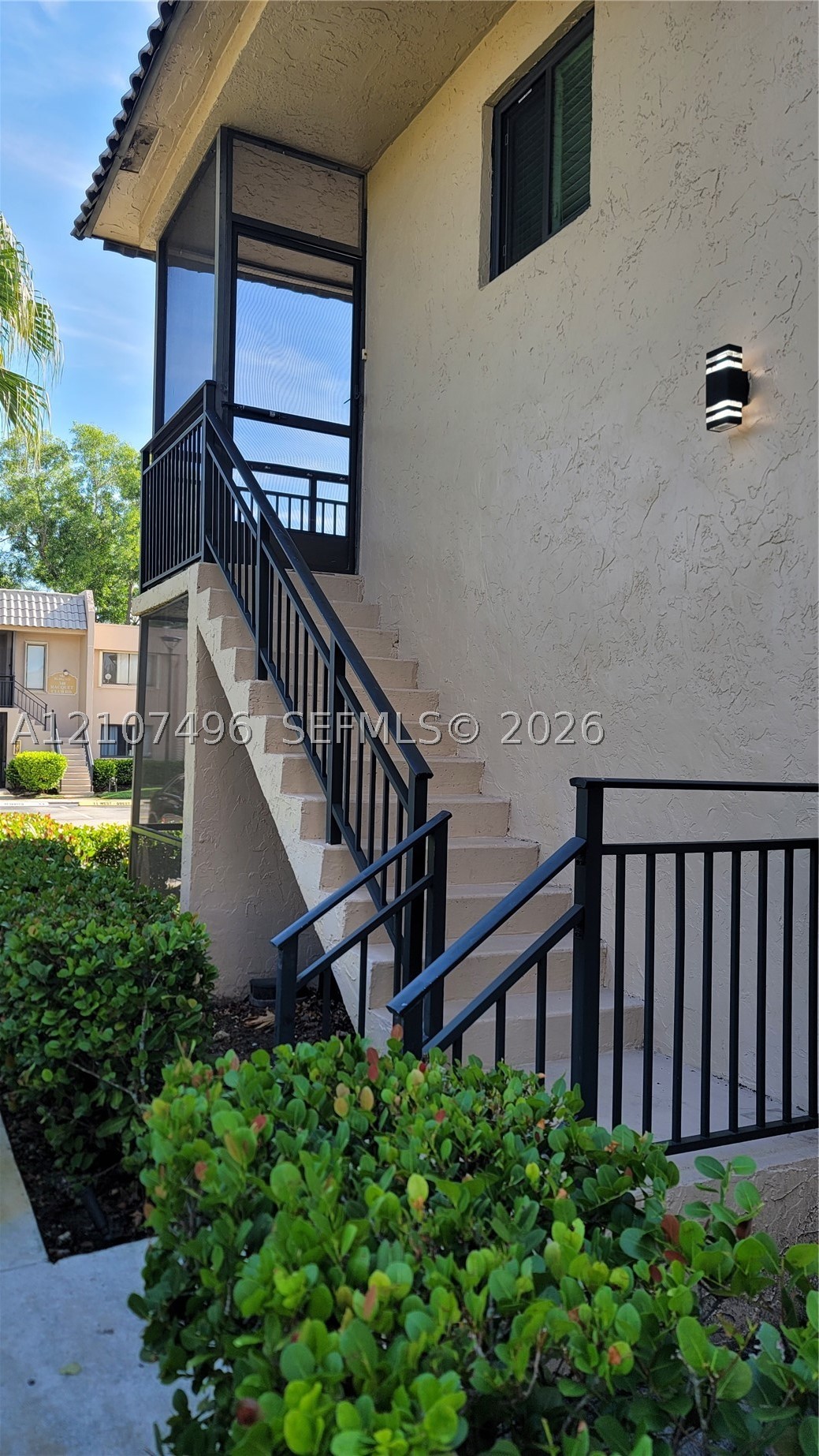 330 Racquet Club Rd #204, Weston FL 33326
