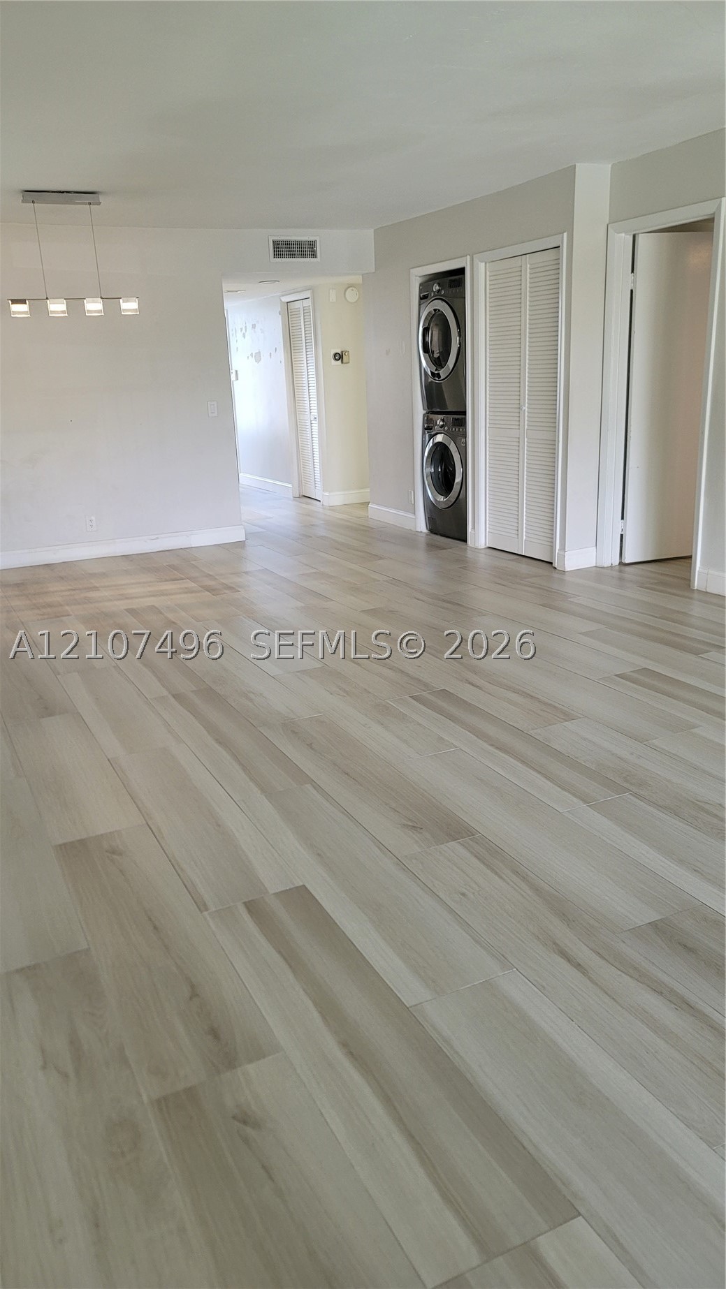 330 Racquet Club Rd #204, Weston FL 33326