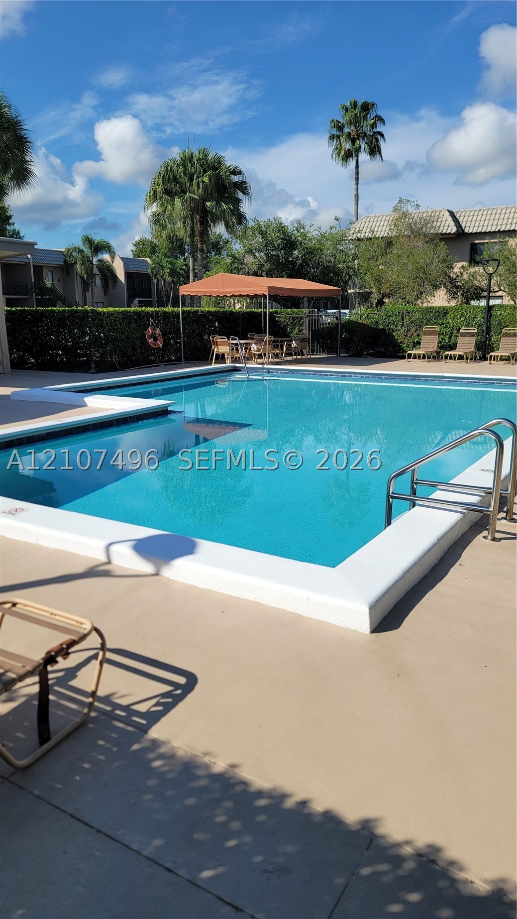 330 Racquet Club Rd #204, Weston FL 33326