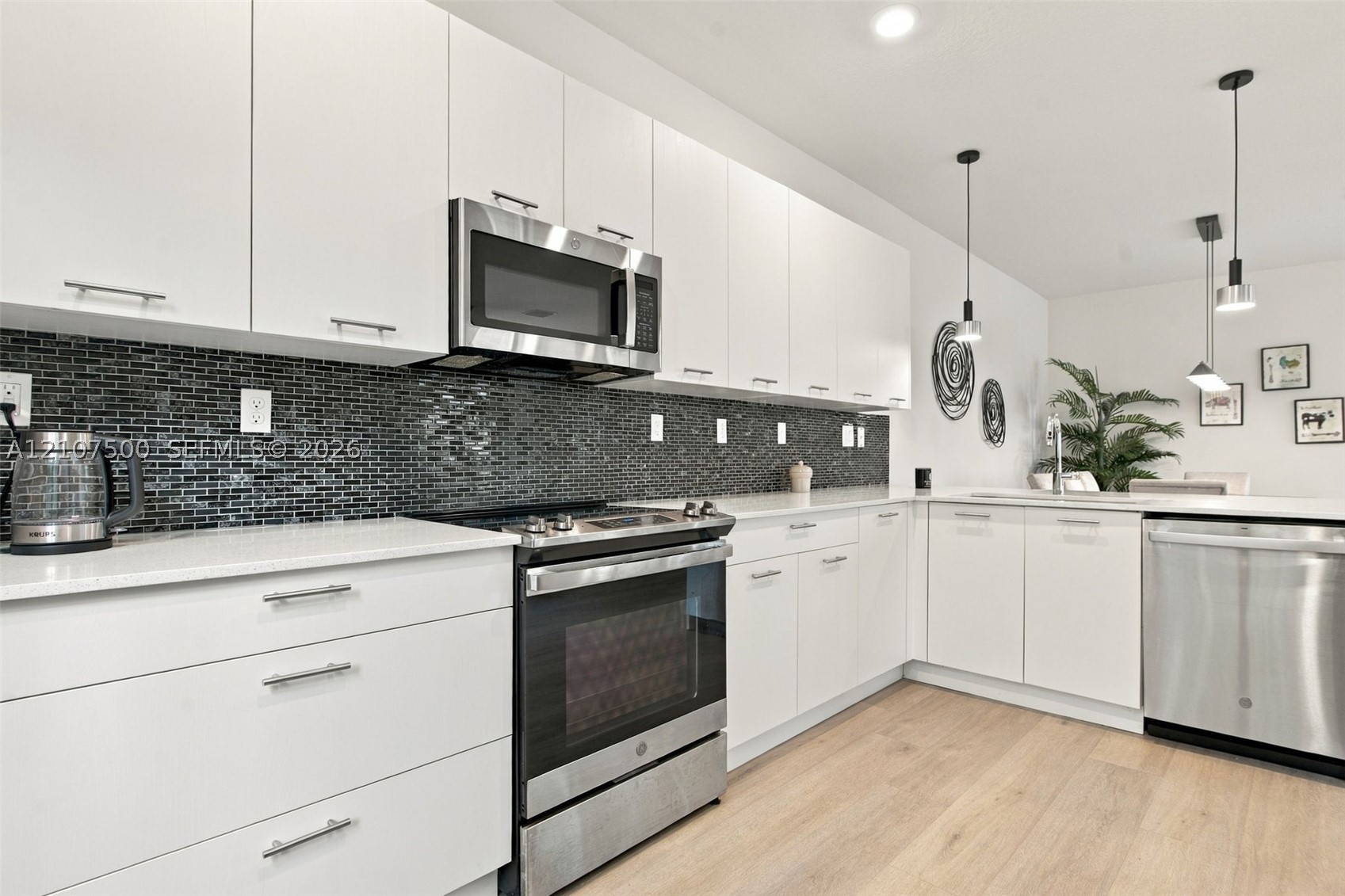 4274 NW 83rd Ave, Doral FL 33166