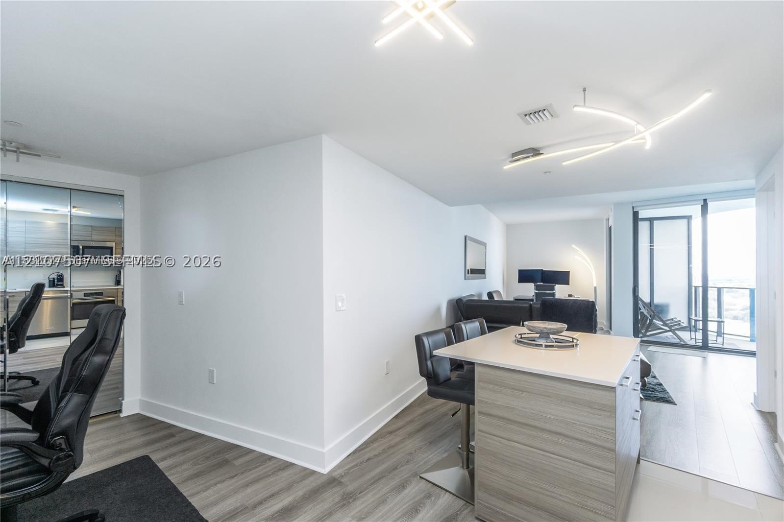 121 NE 34th St #1614, Miami FL 33137