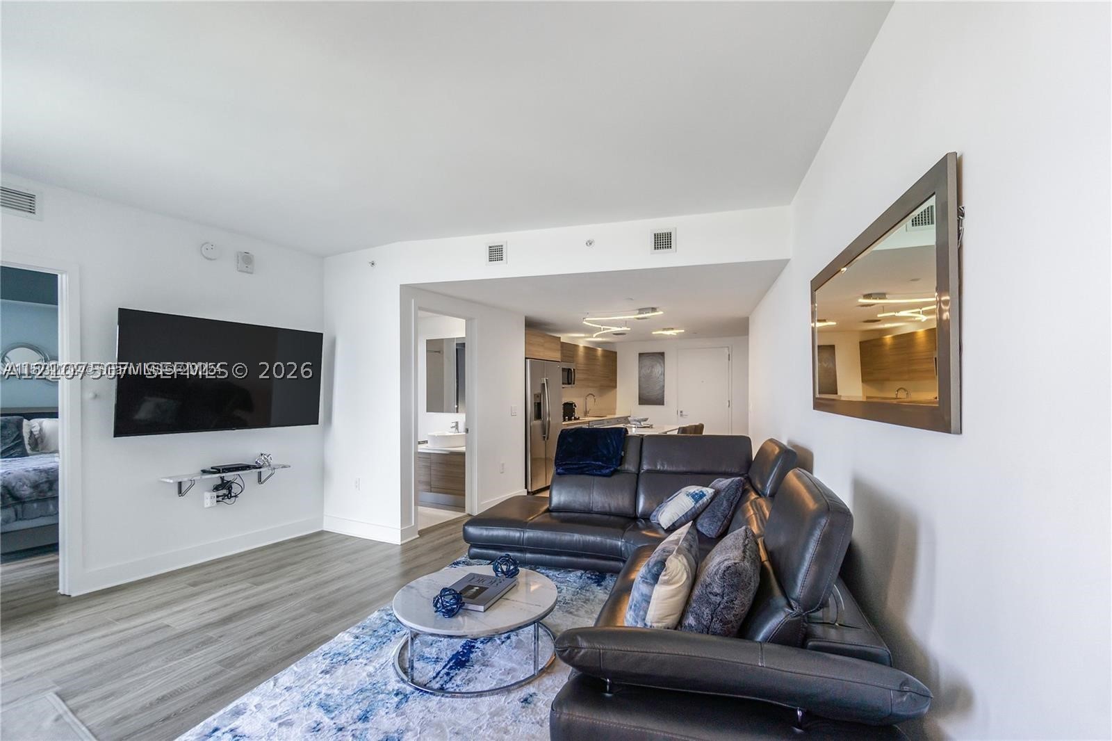 121 NE 34th St #1614, Miami FL 33137