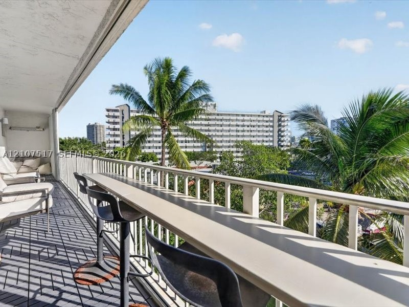 16531 NE 35th Ave #402-11, North Miami Beach FL 33160