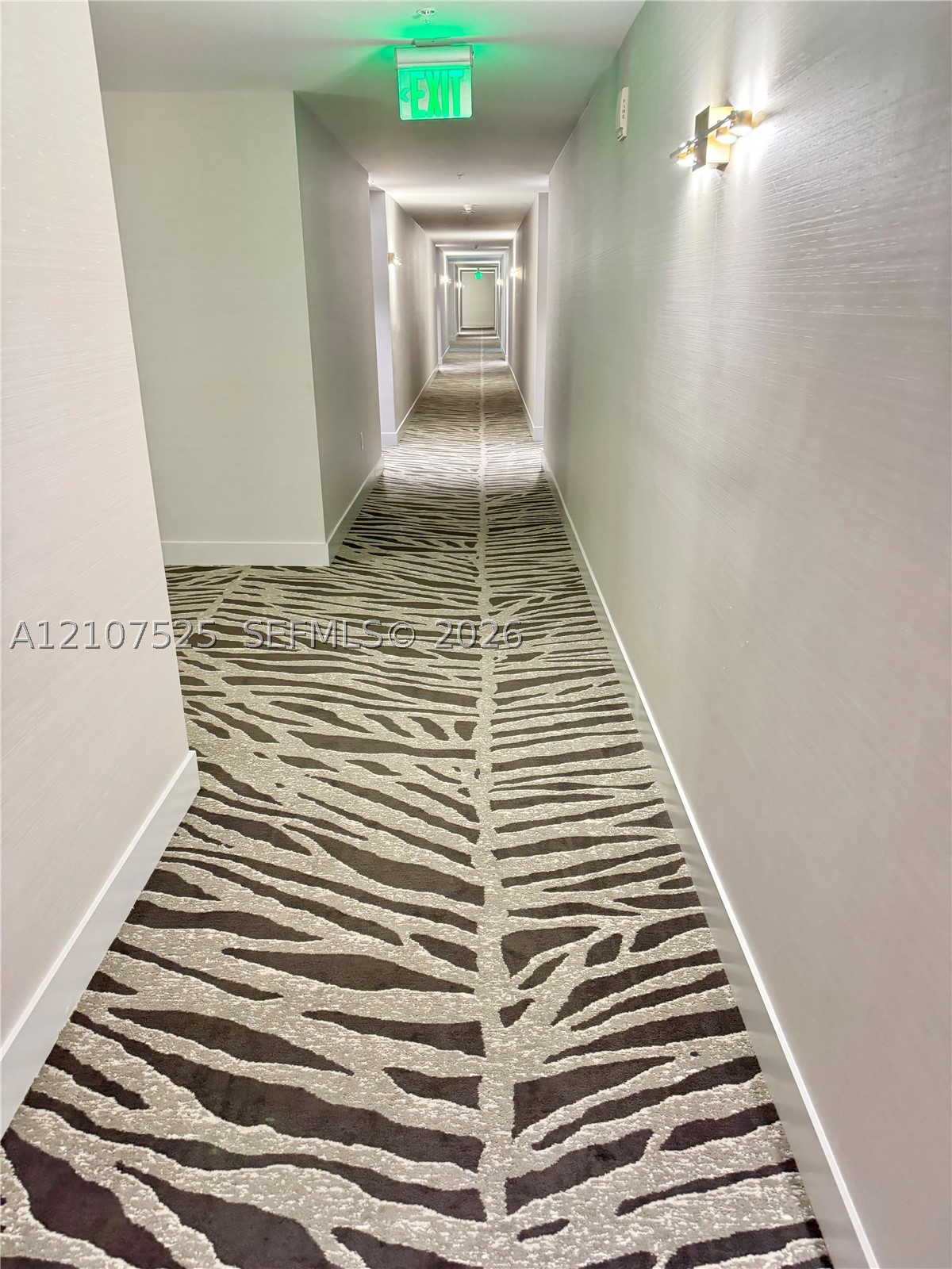 7910 Harbor Island Dr #405, North Bay Village FL 33141