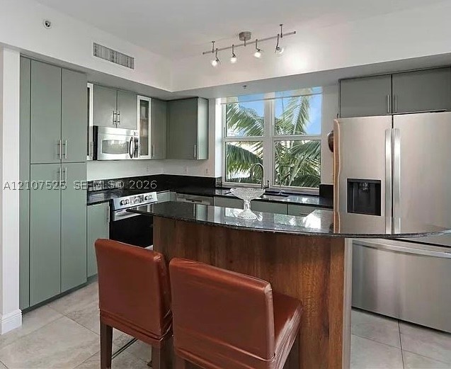 7910 Harbor Island Dr #405, North Bay Village FL 33141