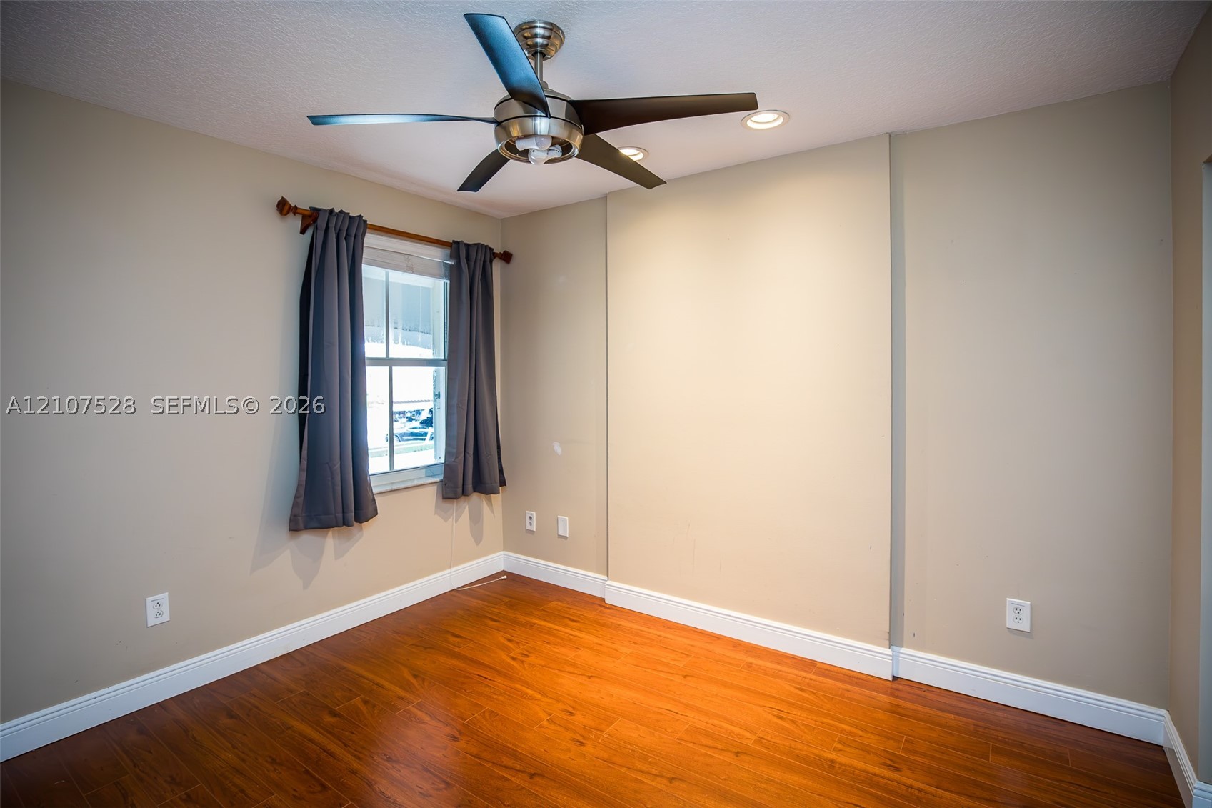 1593 SW 189th Ave, Pembroke Pines FL 33029