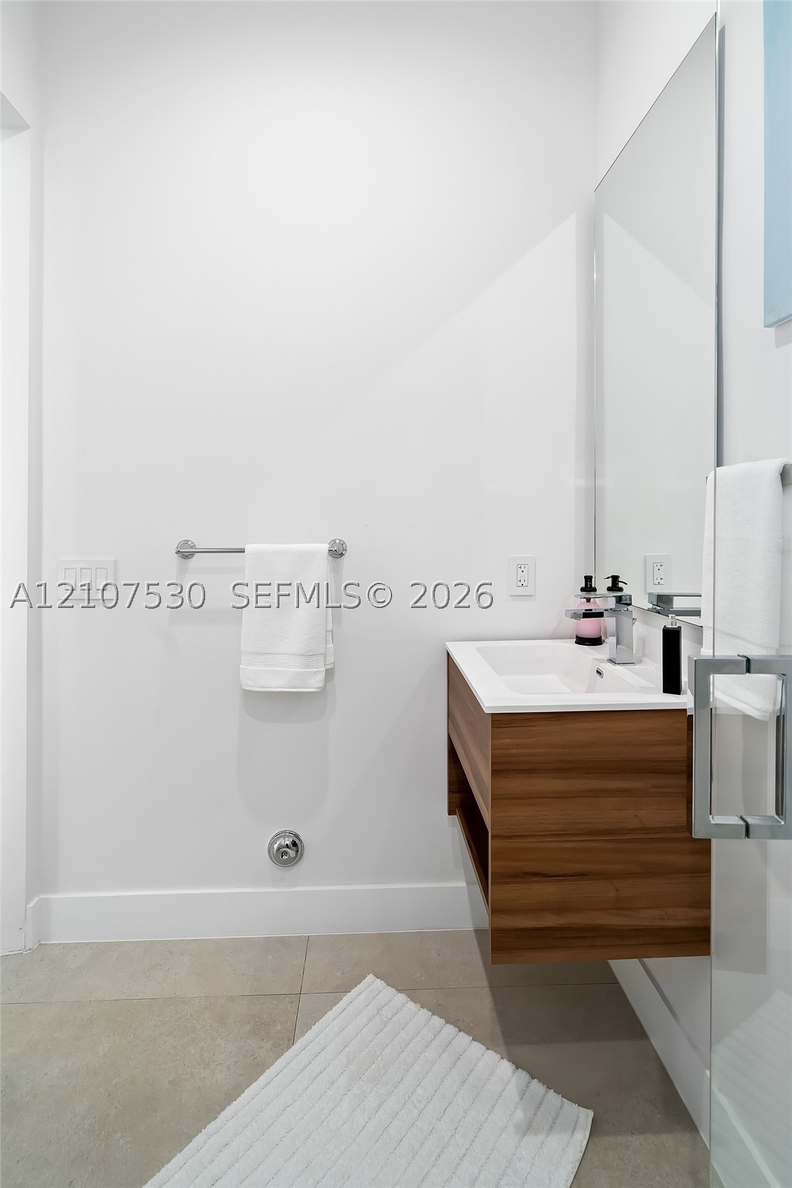 311 SE 189th St., Sunny Isles Beach FL 33160
