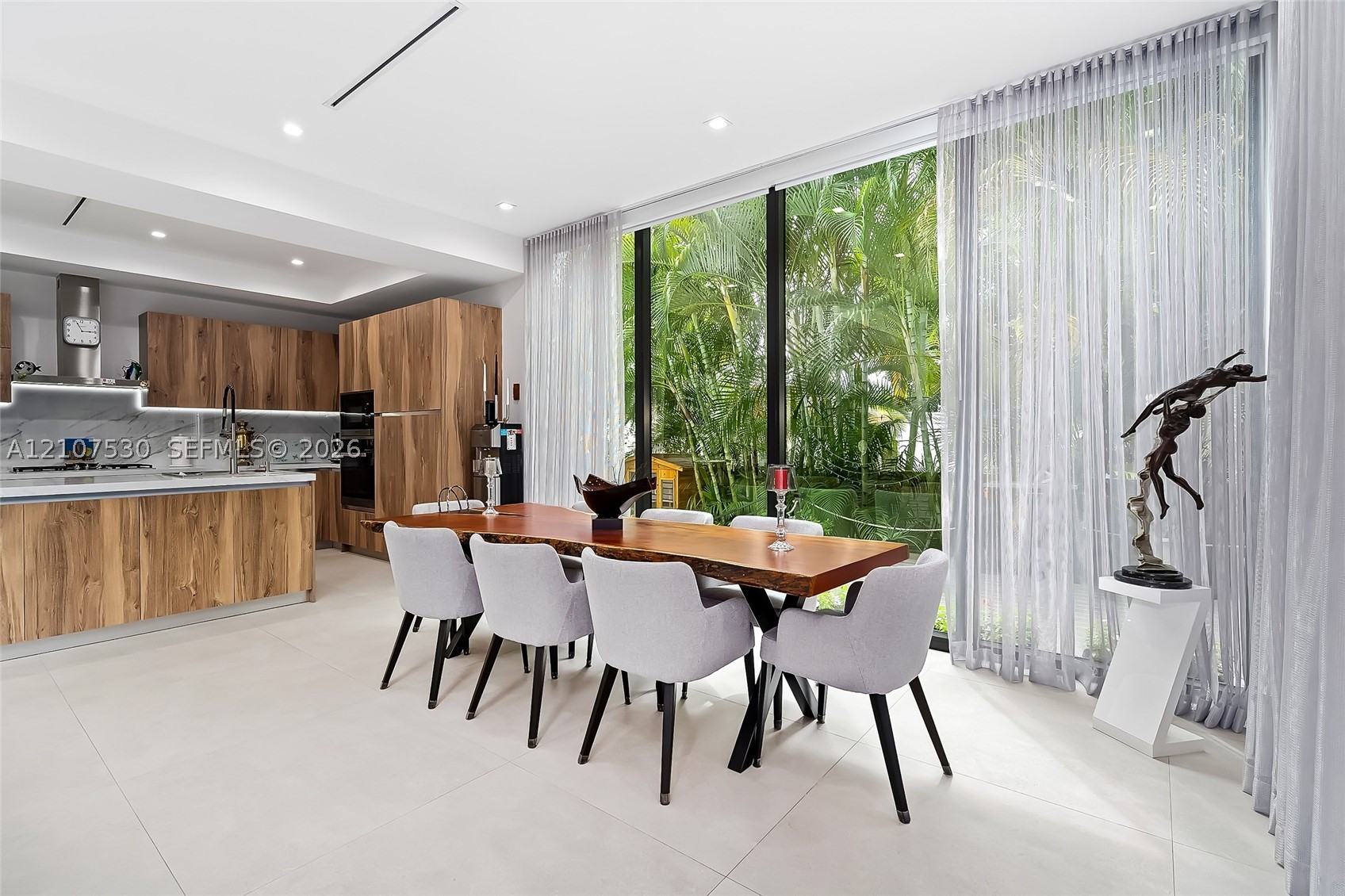 311 SE 189th St., Sunny Isles Beach FL 33160
