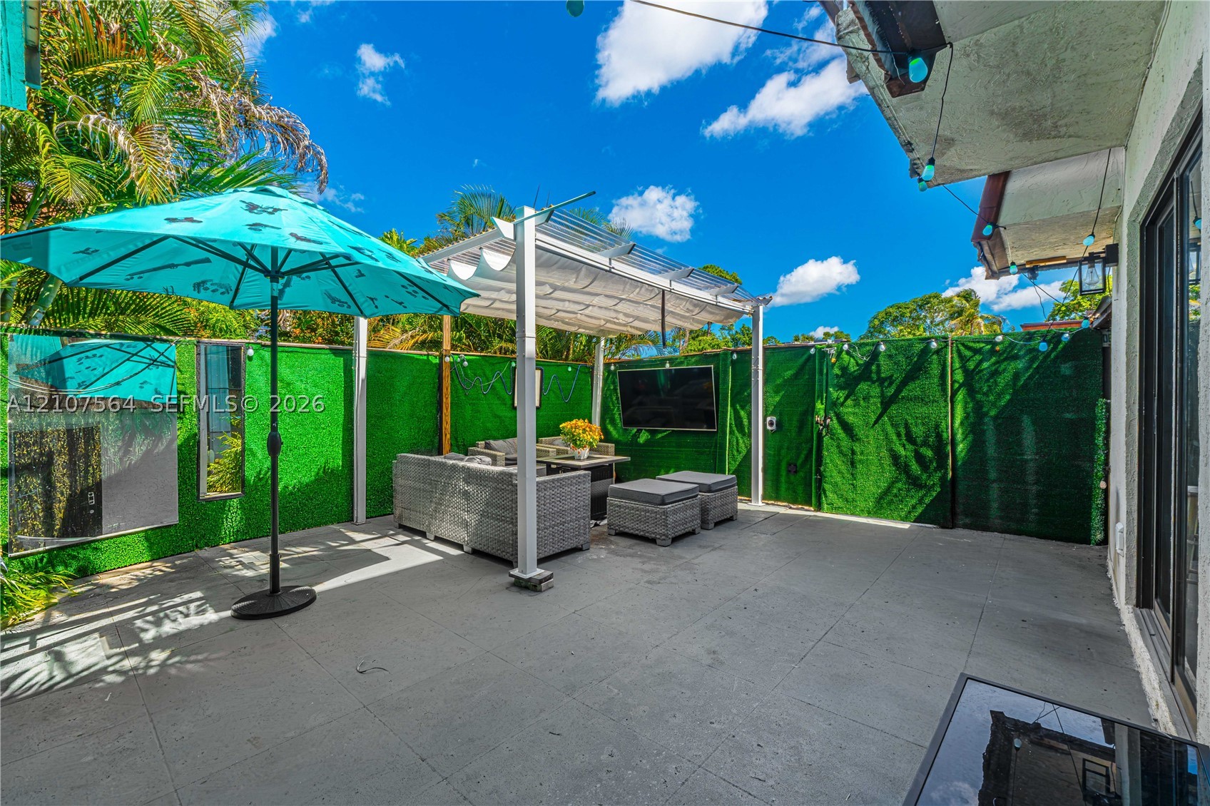 2185 White Pine Cir #B, Green Acres FL 33415