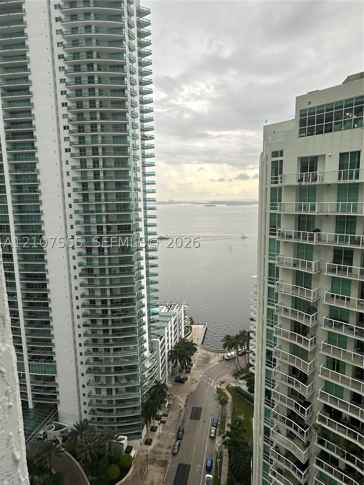 170 SE 14th St #2301, Miami FL 33131