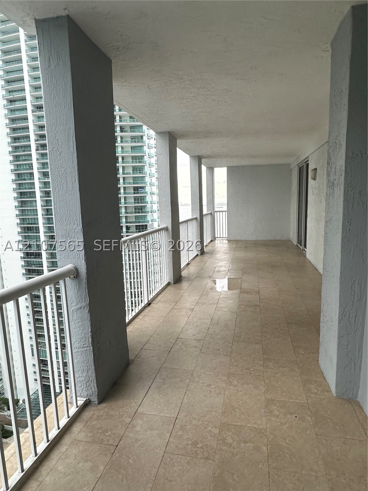 170 SE 14th St #2301, Miami FL 33131