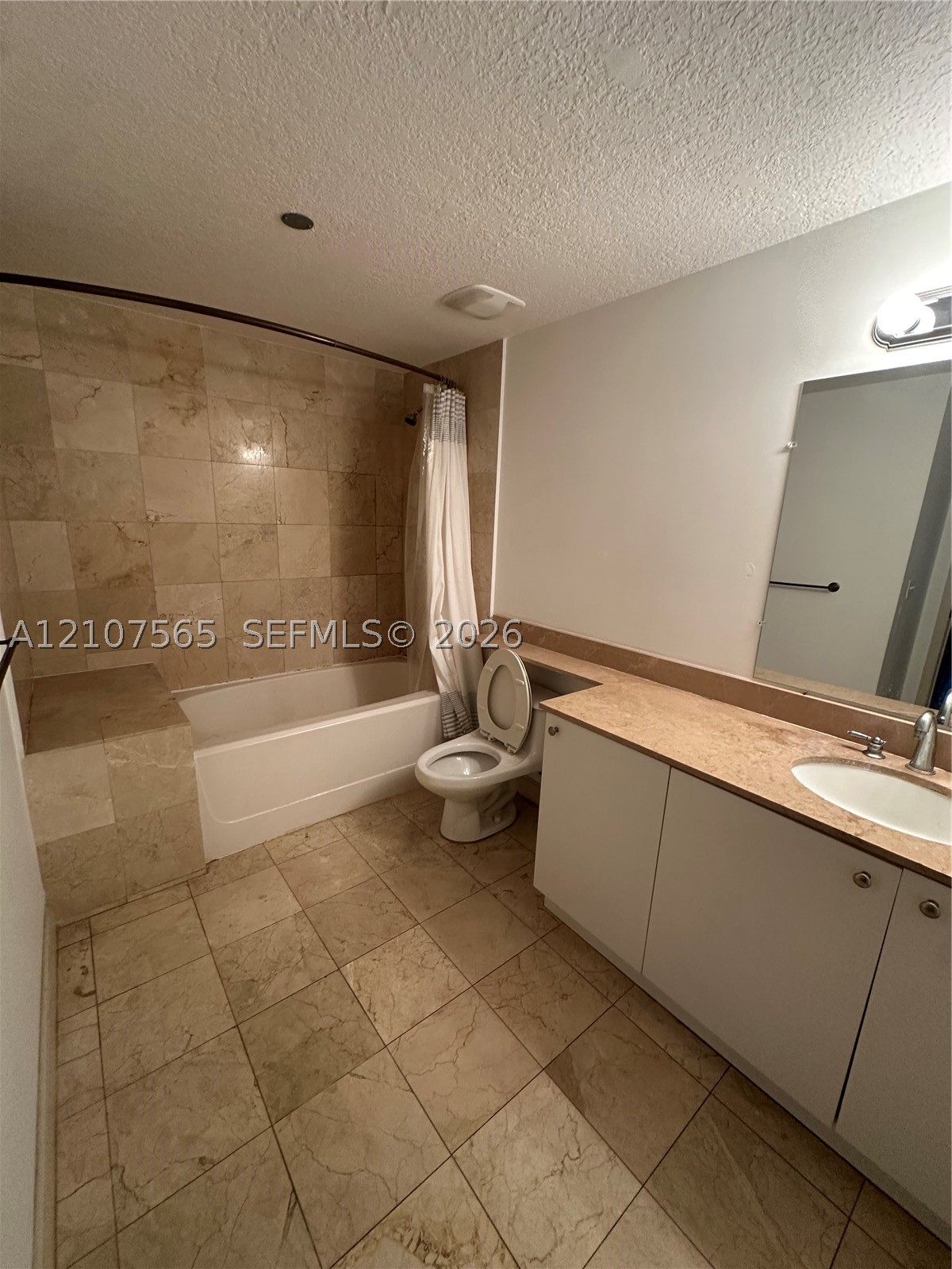 170 SE 14th St #2301, Miami FL 33131