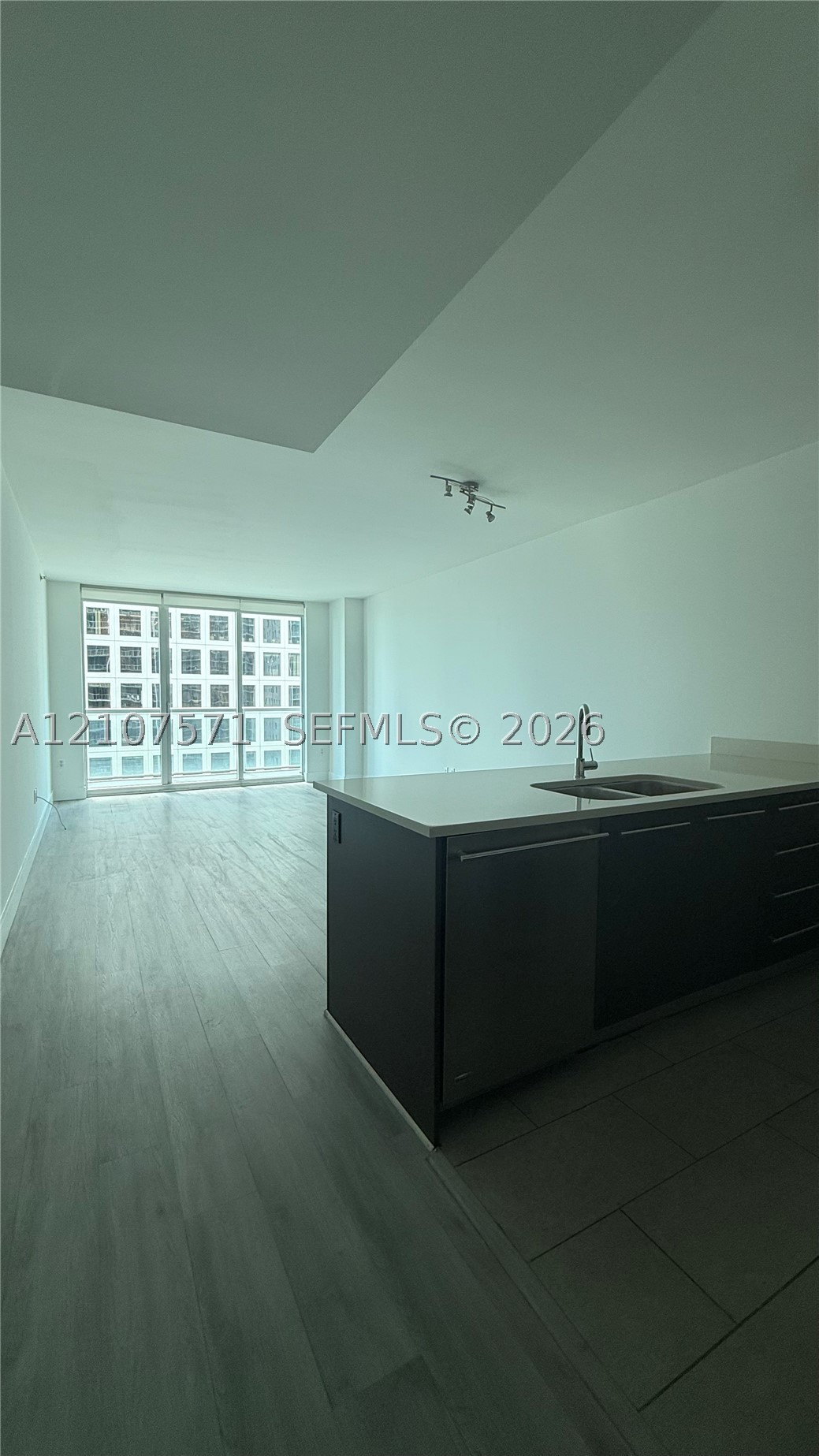 500 Brickell Ave #2808, Miami FL 33131