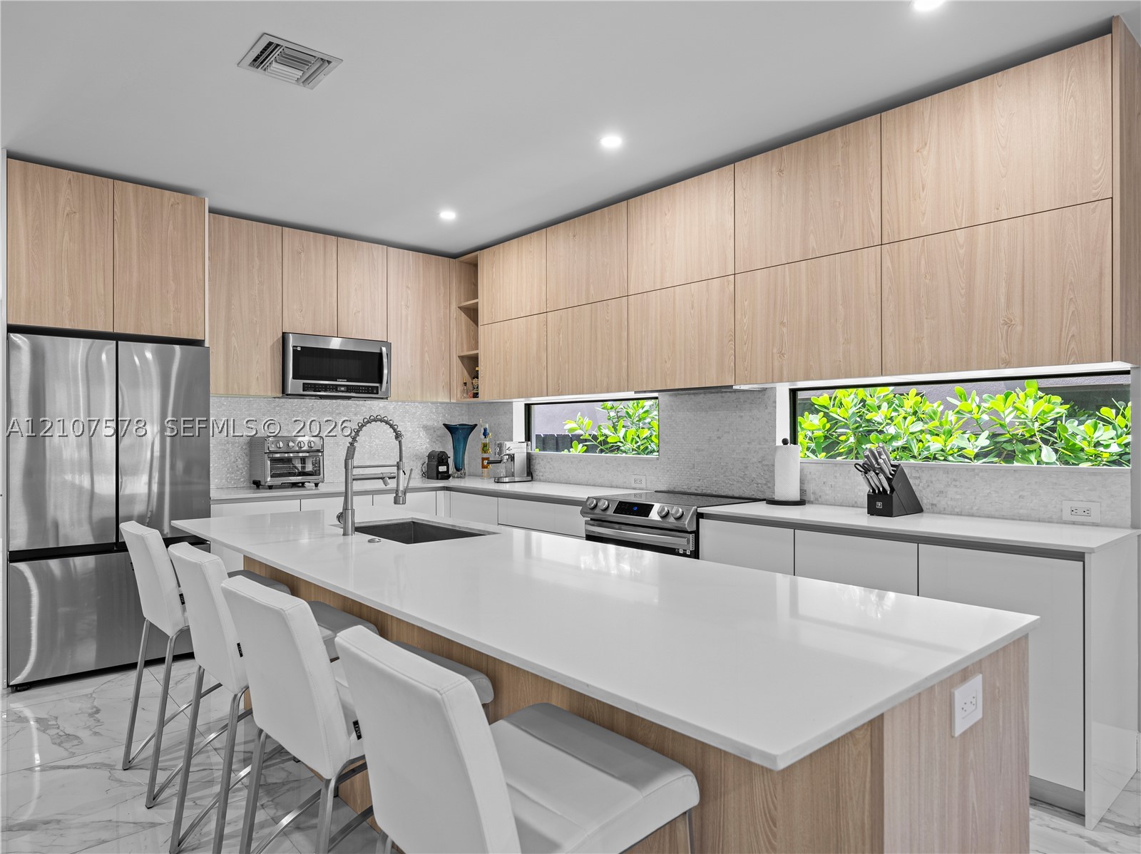 307 SW 10th St, Fort Lauderdale FL 33315