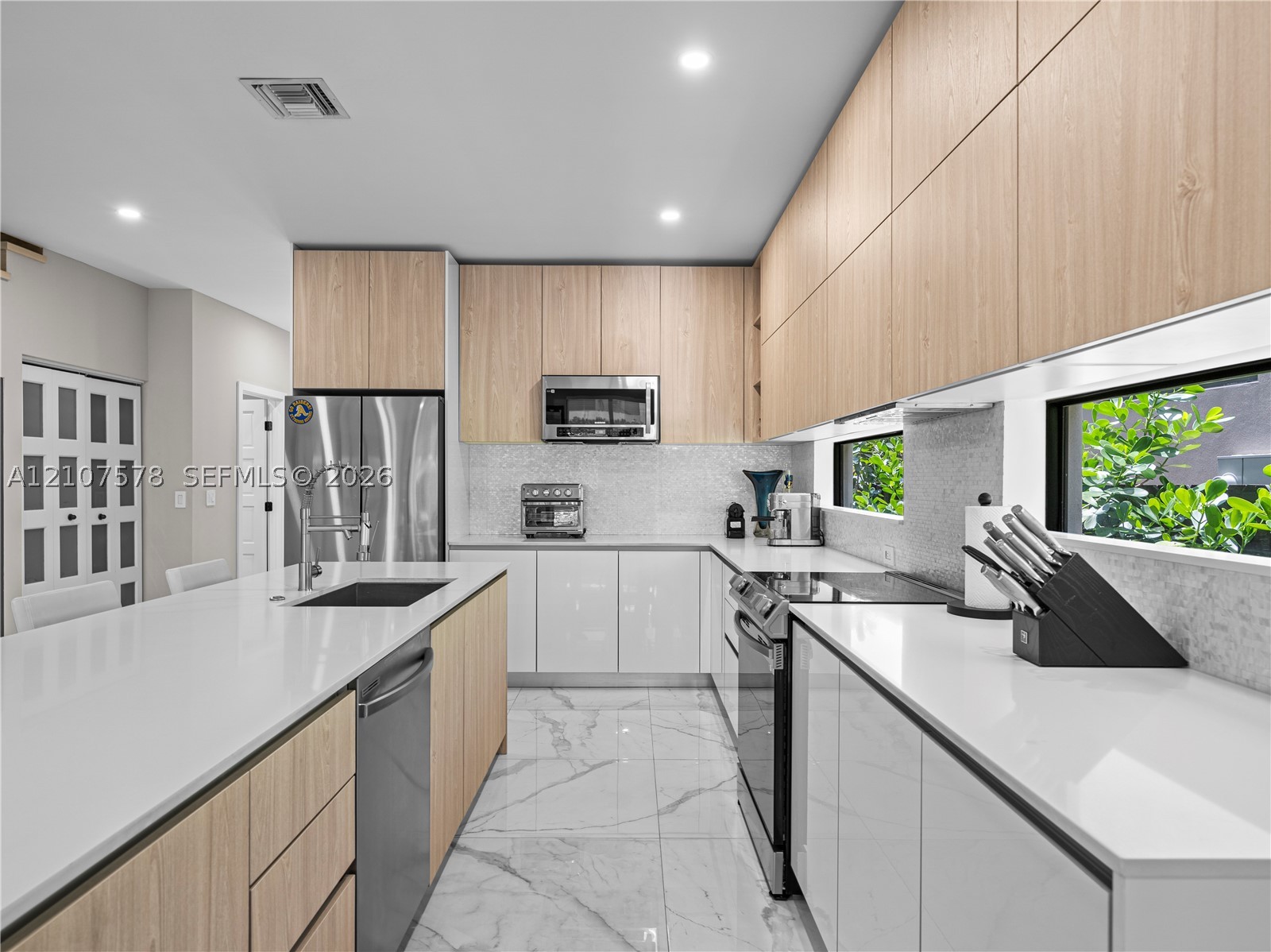 307 SW 10th St, Fort Lauderdale FL 33315
