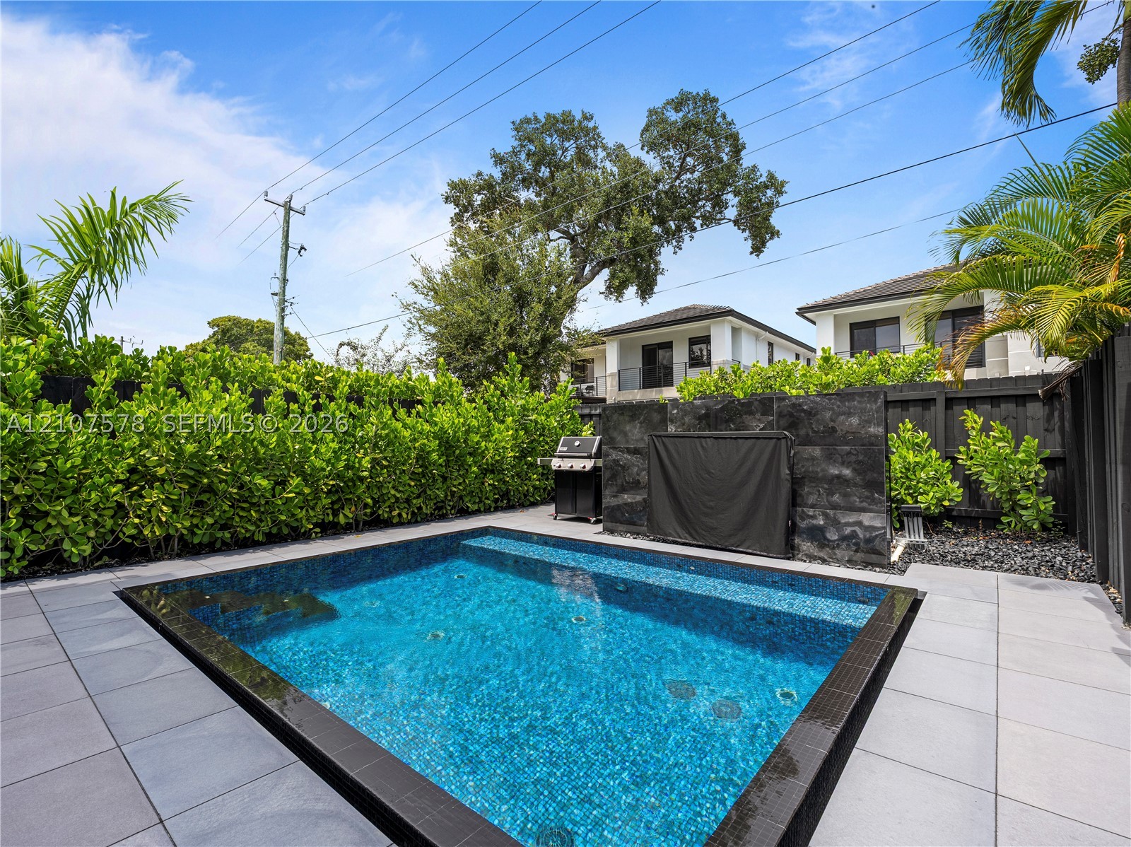 307 SW 10th St, Fort Lauderdale FL 33315