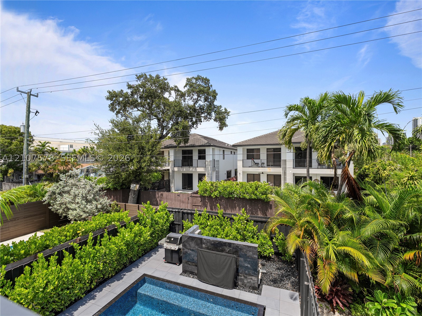 307 SW 10th St, Fort Lauderdale FL 33315