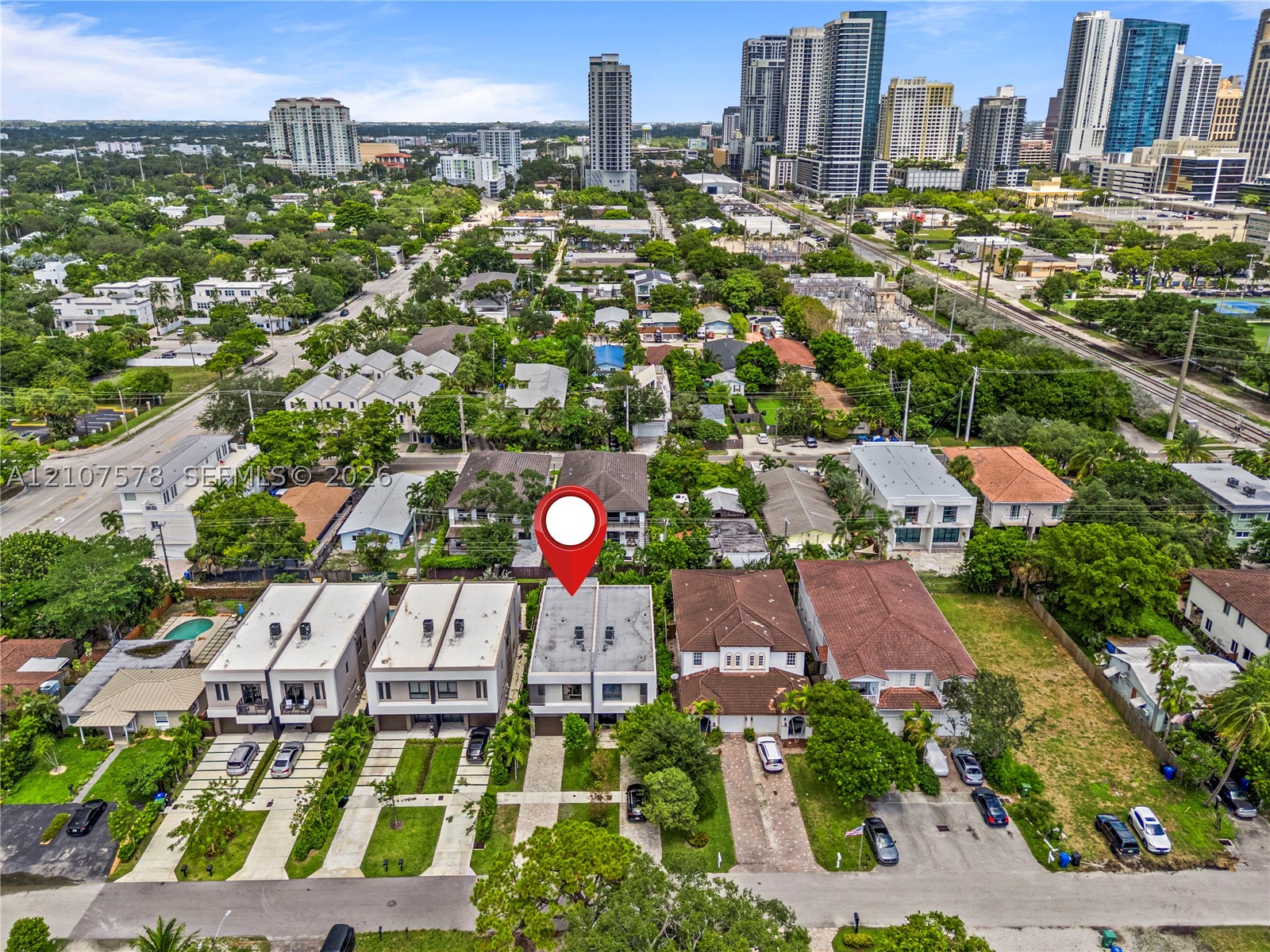 307 SW 10th St, Fort Lauderdale FL 33315