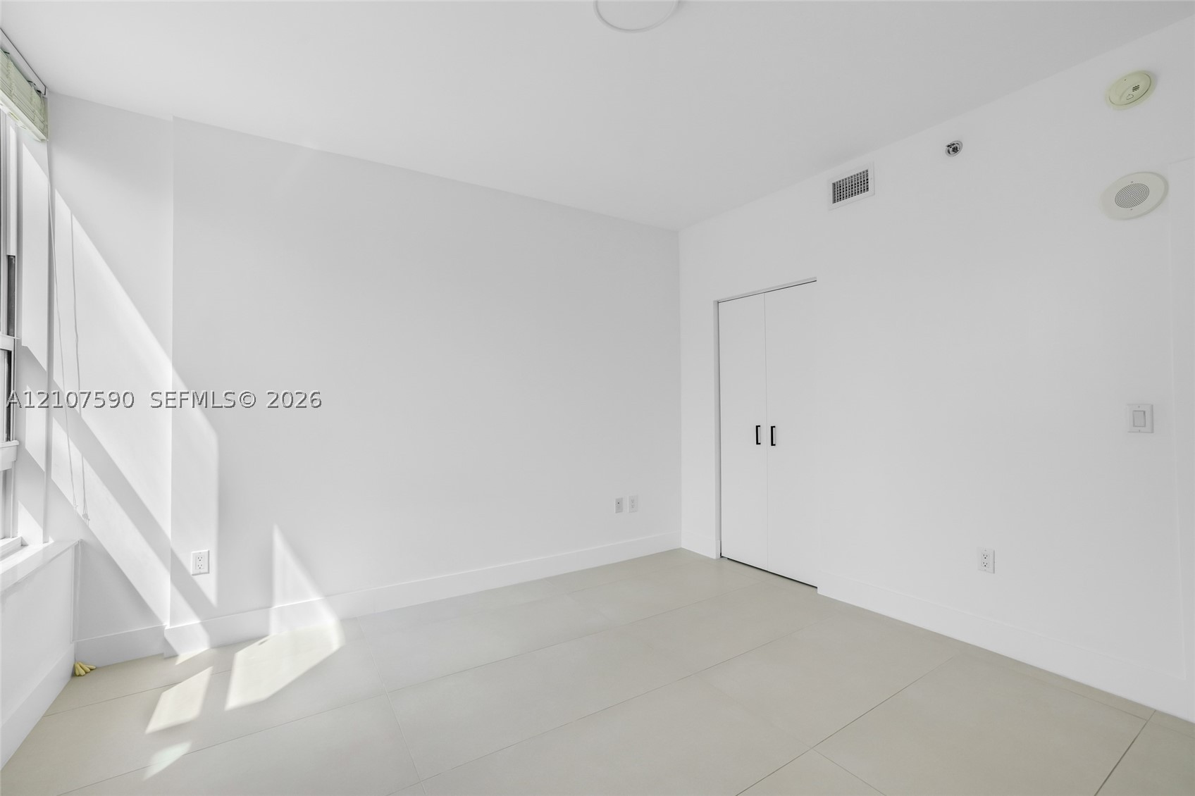 950 Brickell Bay Dr #2509, Miami FL 33131