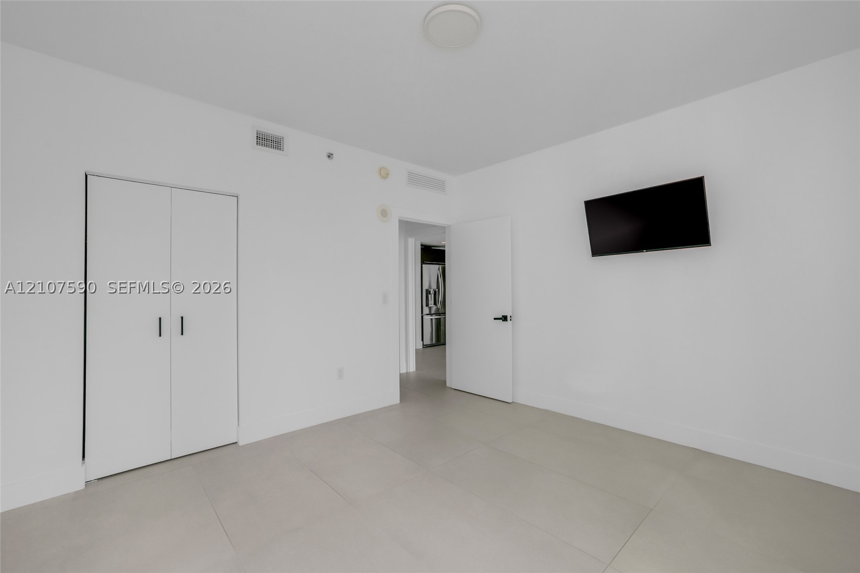 950 Brickell Bay Dr #2509, Miami FL 33131
