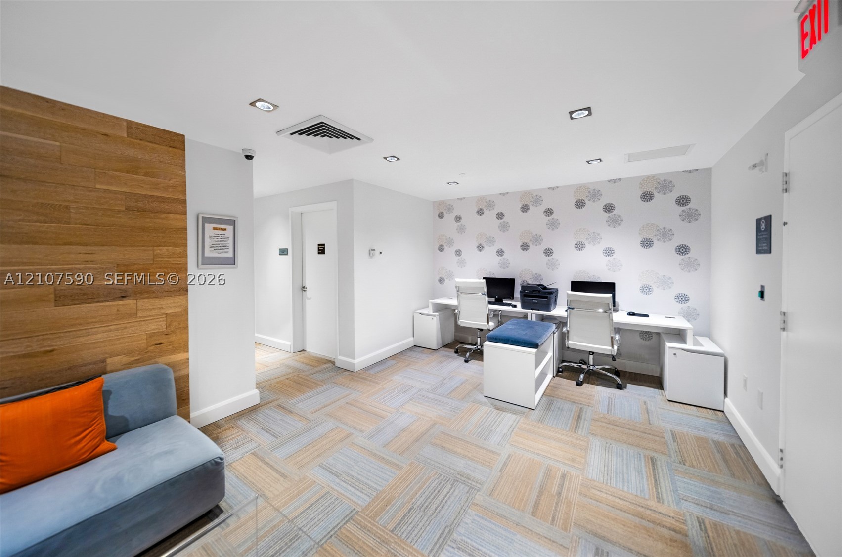 950 Brickell Bay Dr #2509, Miami FL 33131
