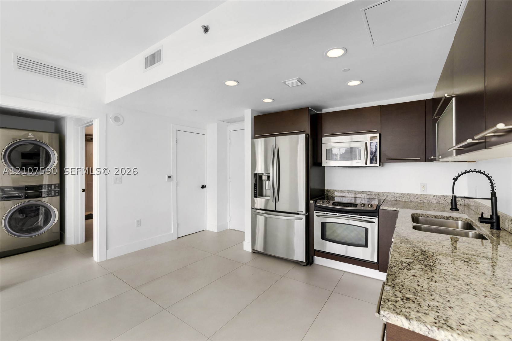 950 Brickell Bay Dr #2509, Miami FL 33131