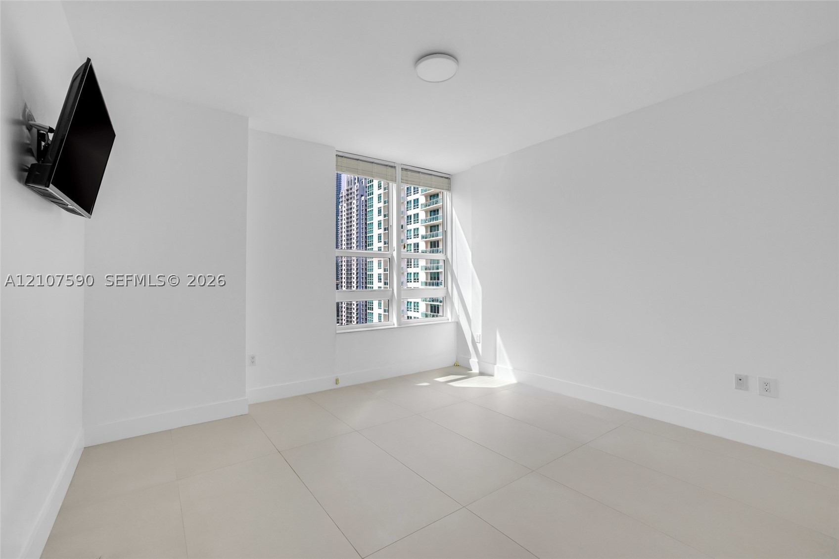 950 Brickell Bay Dr #2509, Miami FL 33131