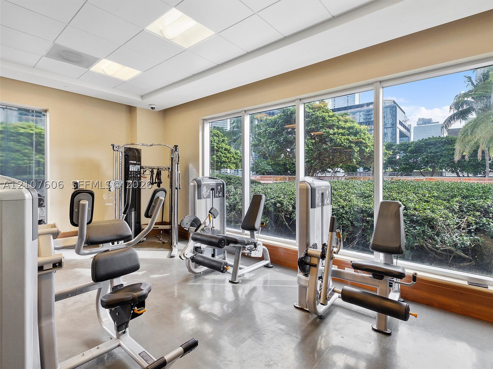 1060 Brickell Ave #2413, Miami FL 33131