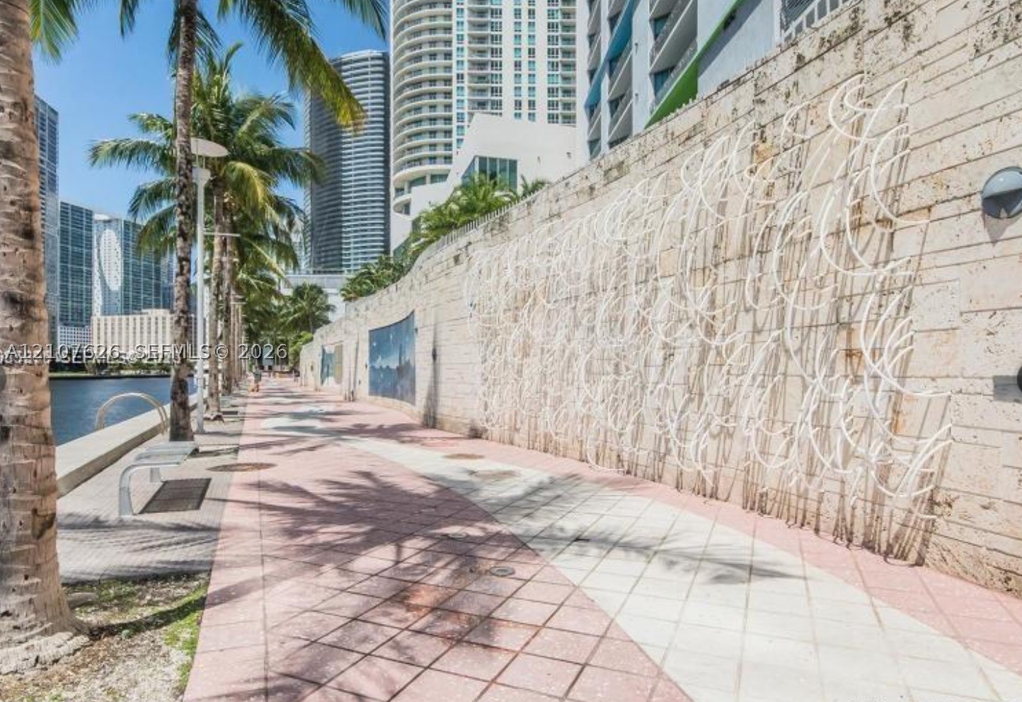 325 S Biscayne Blvd #1116, Miami FL 33131