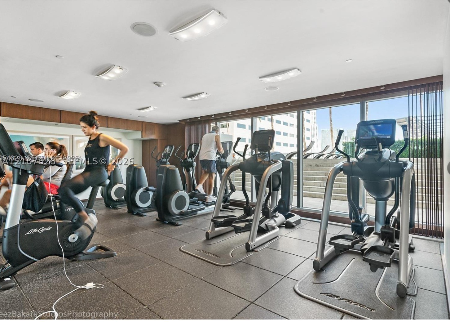 325 S Biscayne Blvd #1116, Miami FL 33131