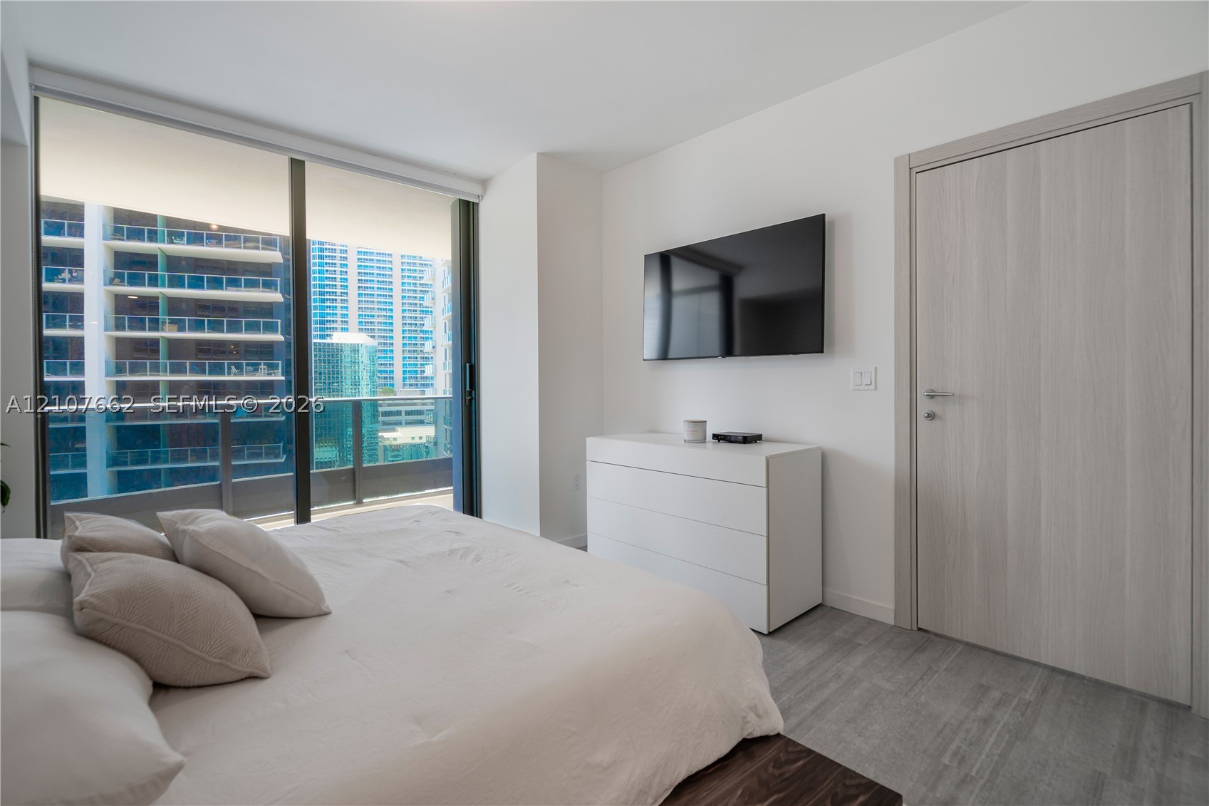 1000 Brickell Plz #2005, Miami FL 33131