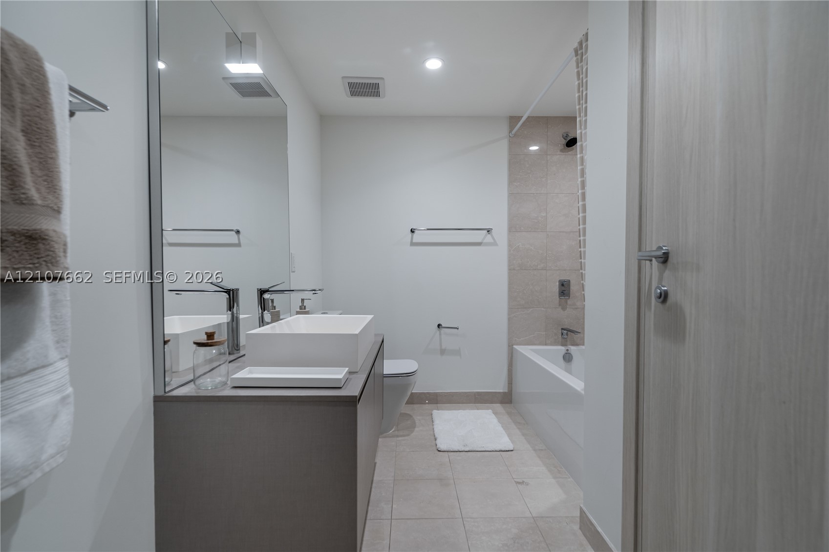 1000 Brickell Plz #2005, Miami FL 33131