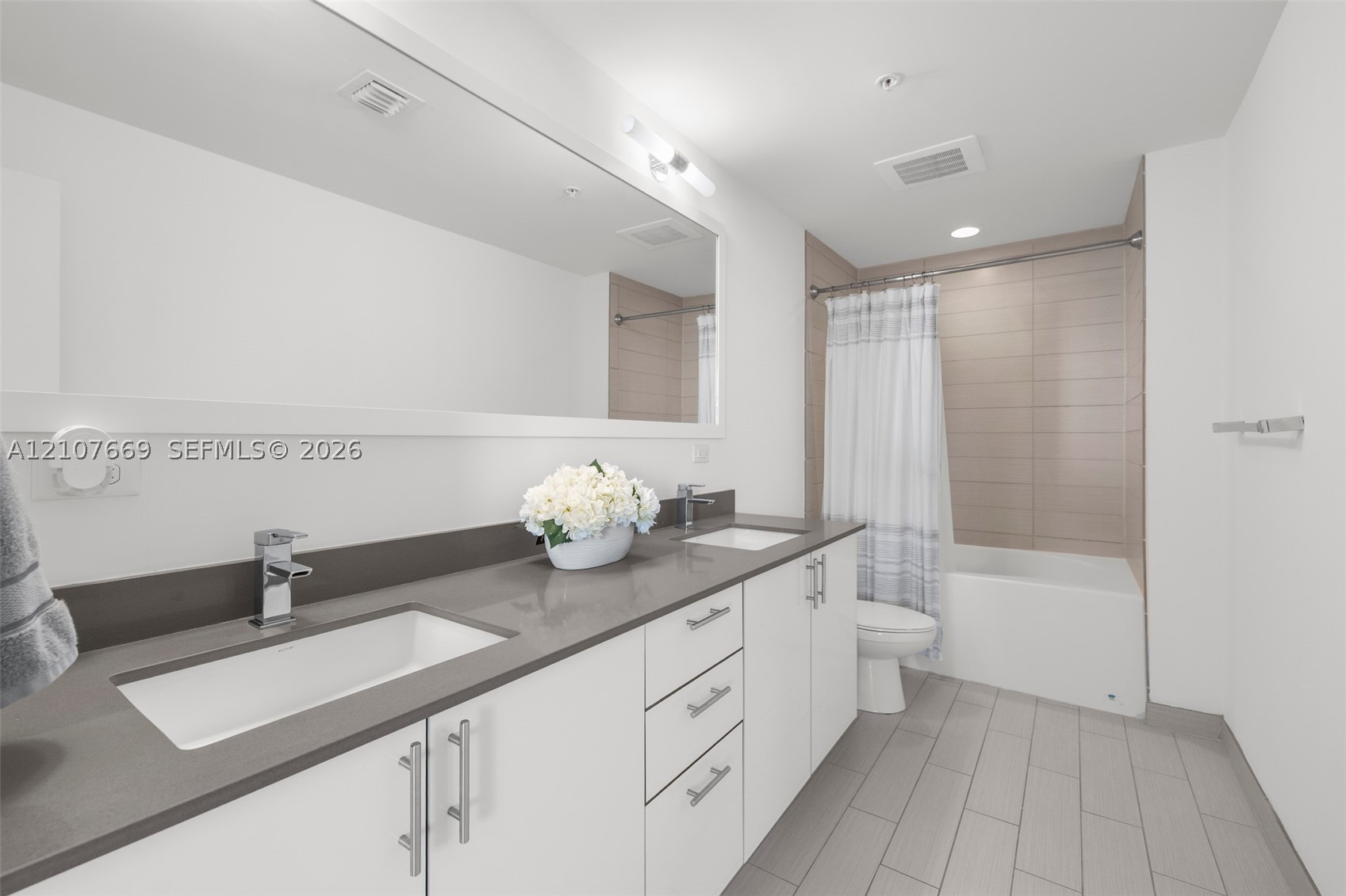 999 SW 1st Ave #2611, Miami FL 33130