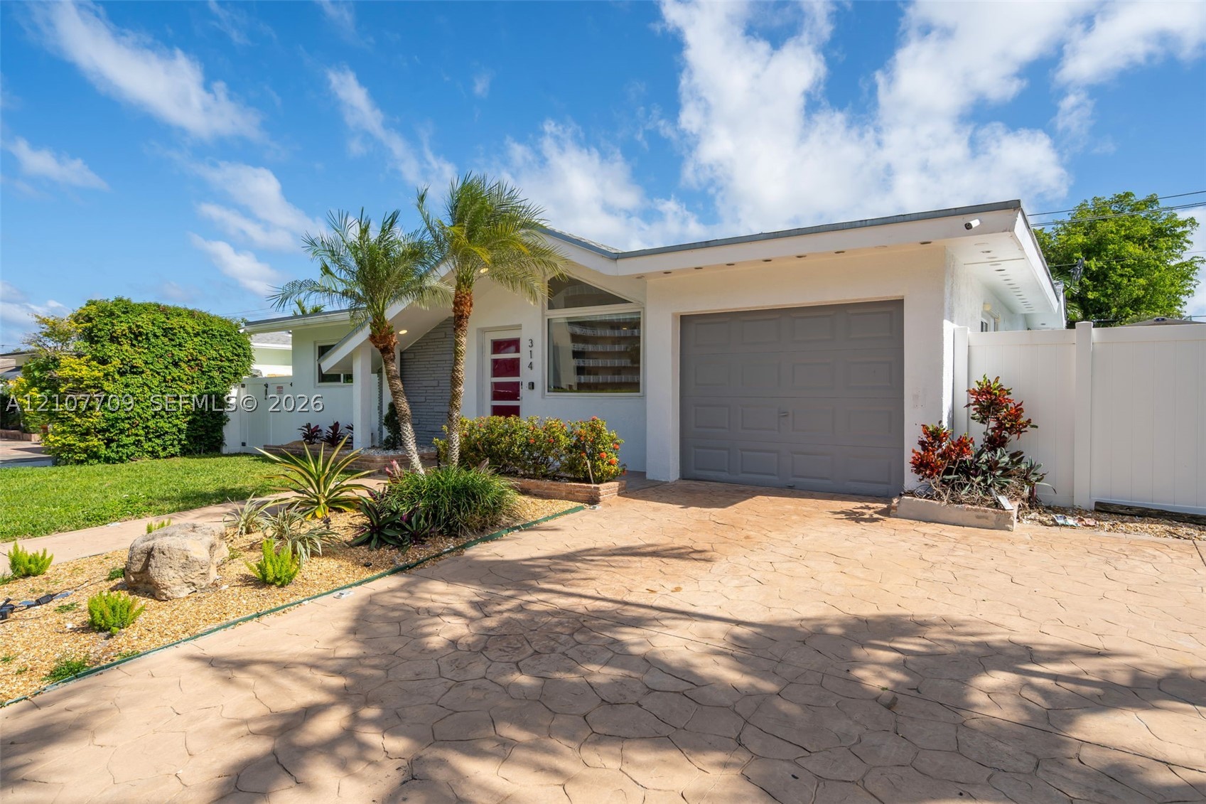 314 SE 3rd St #314, Dania Beach FL 33004