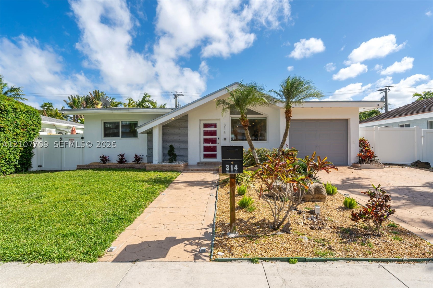 314 SE 3rd St #314, Dania Beach FL 33004