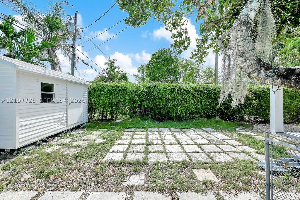 5960 SW 47th St #1, Miami FL 33155