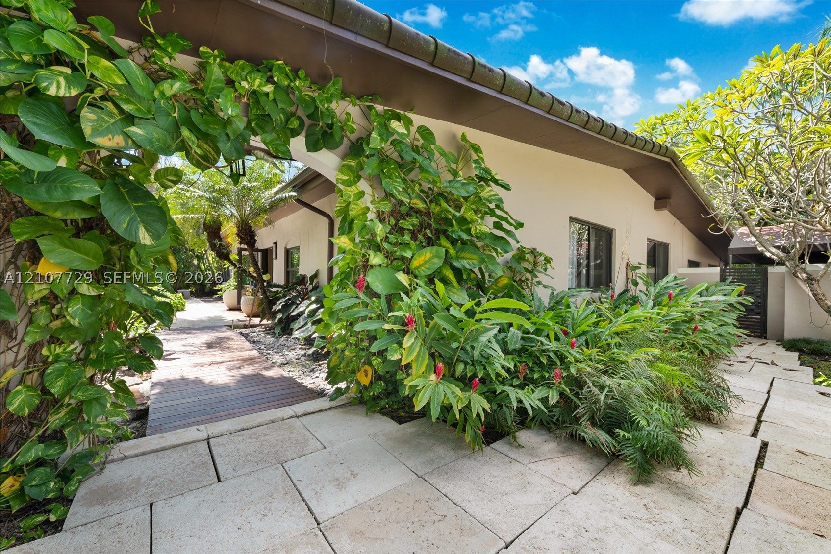 3620 Battersea Rd #3620, Miami FL 33133