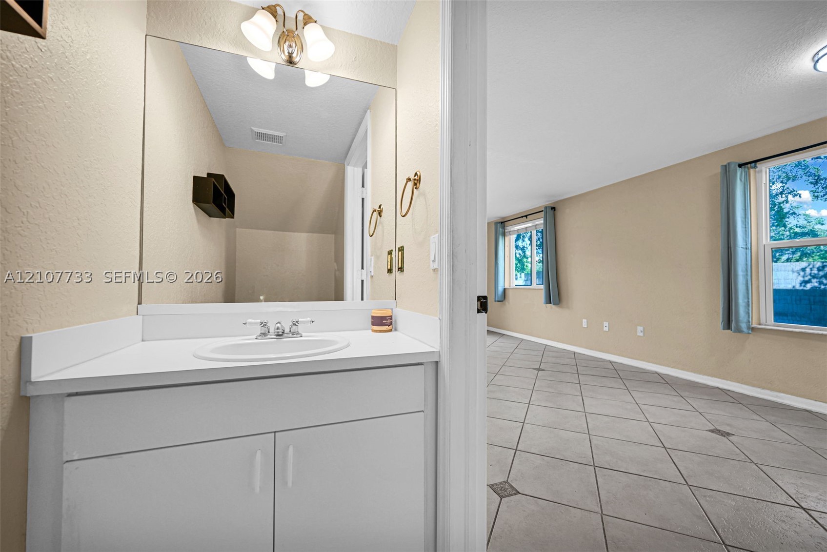 19606 SW 103rd Ct #4, Cutler Bay FL 33157