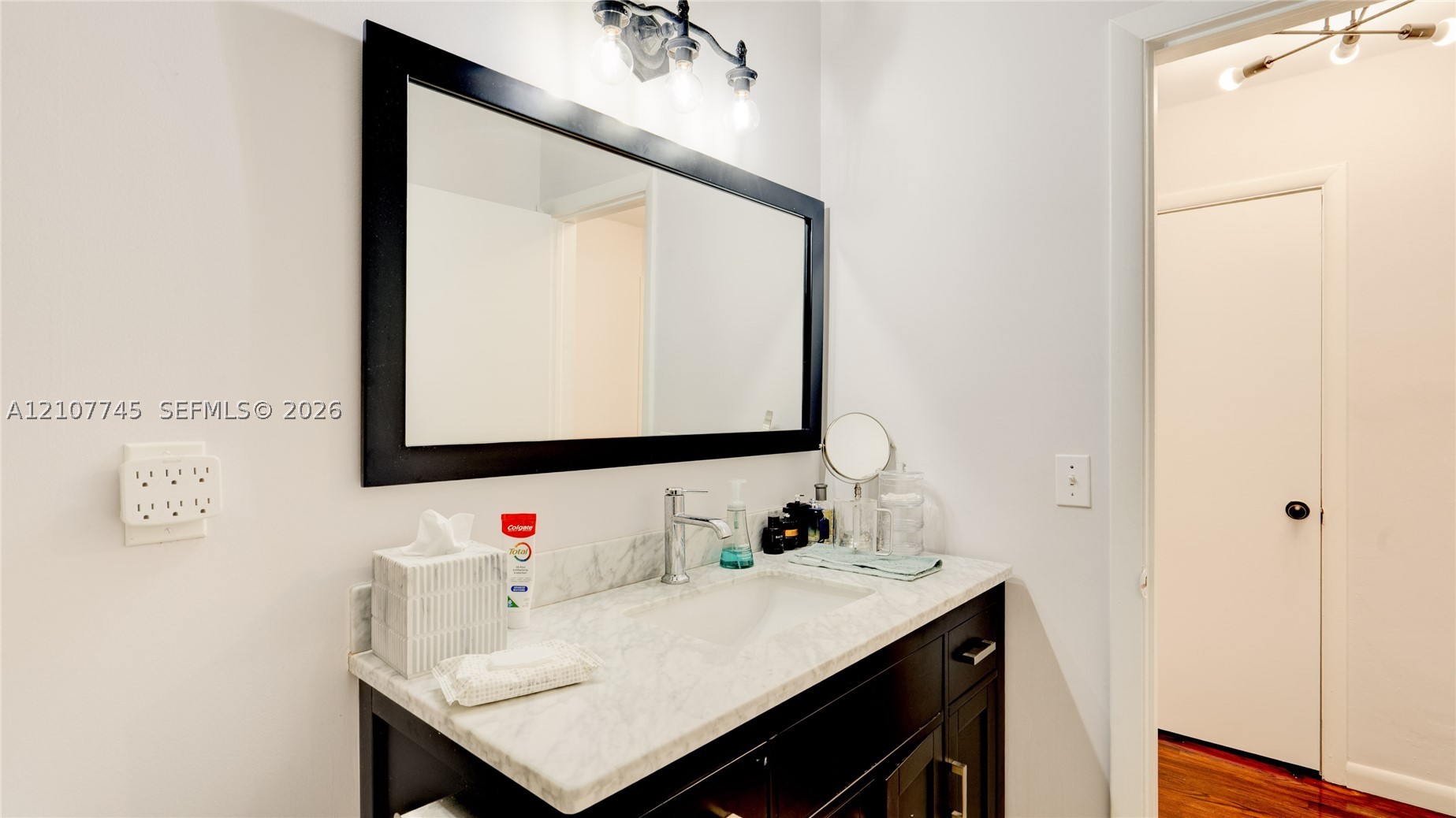 901 NE 8th St, Hallandale Beach FL 33009