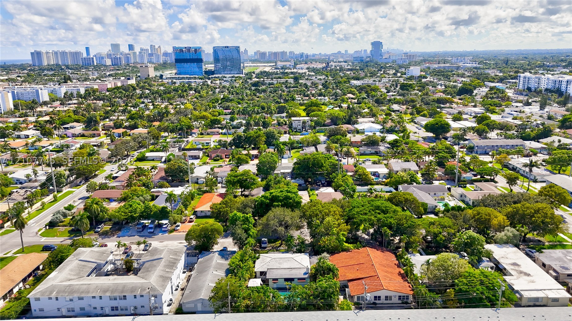 901 NE 8th St, Hallandale Beach FL 33009