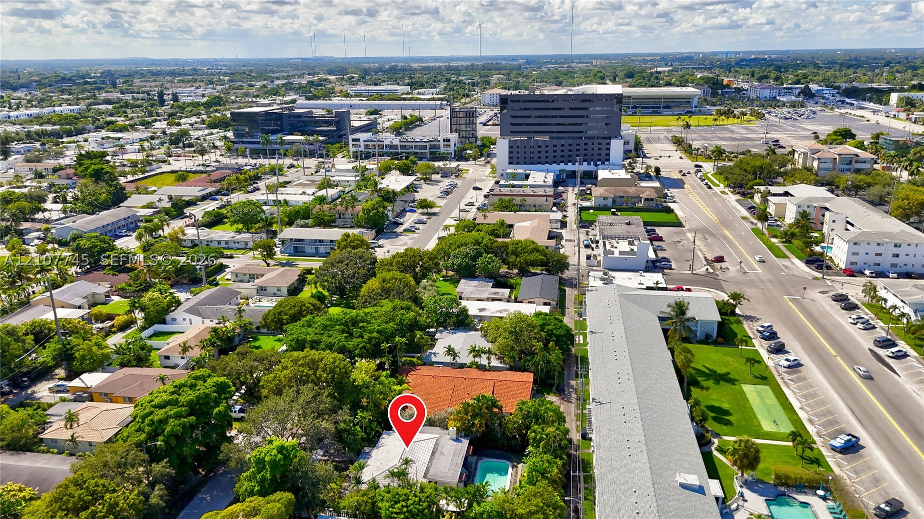 901 NE 8th St, Hallandale Beach FL 33009