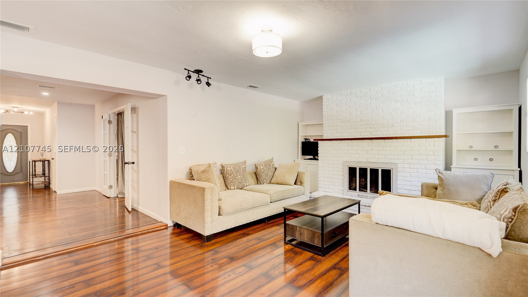 901 NE 8th St, Hallandale Beach FL 33009