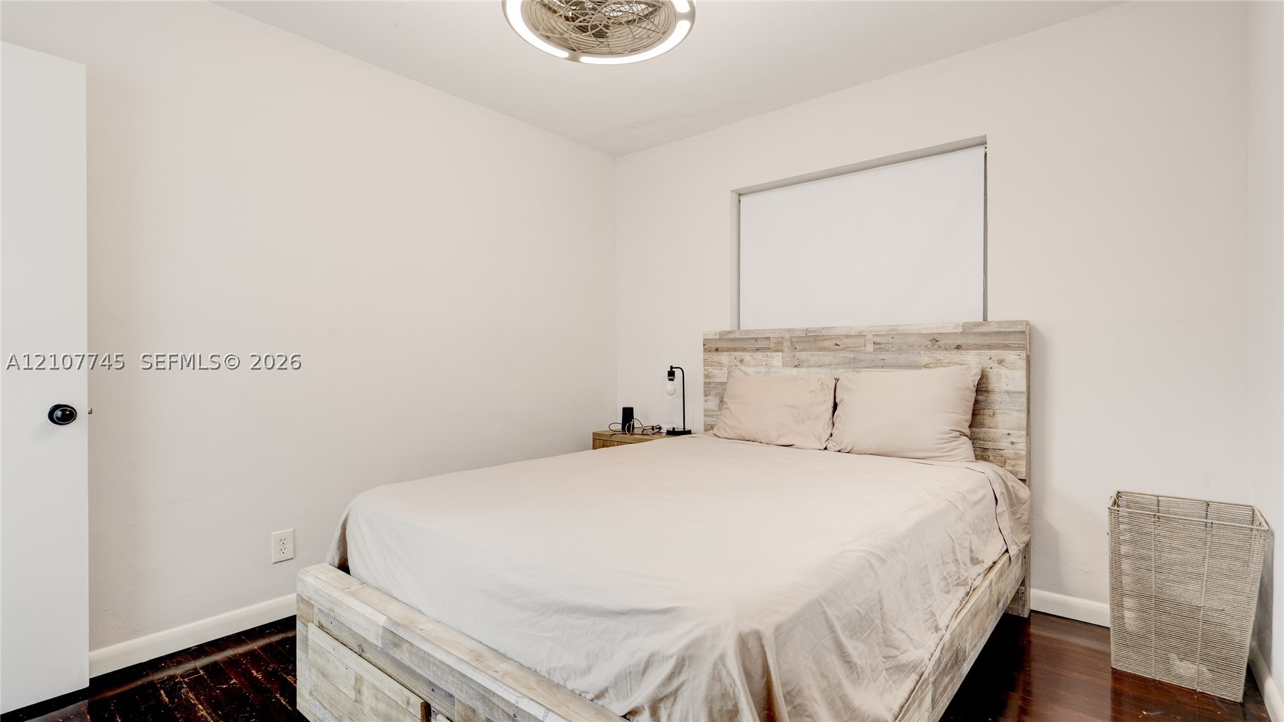901 NE 8th St, Hallandale Beach FL 33009