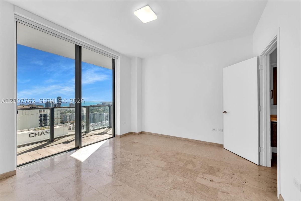 88 SW 7th St #3401, Miami FL 33130