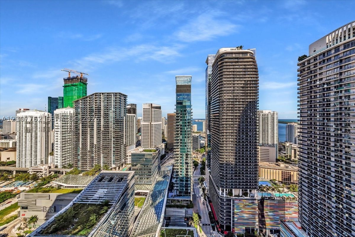 88 SW 7th St #3401, Miami FL 33130
