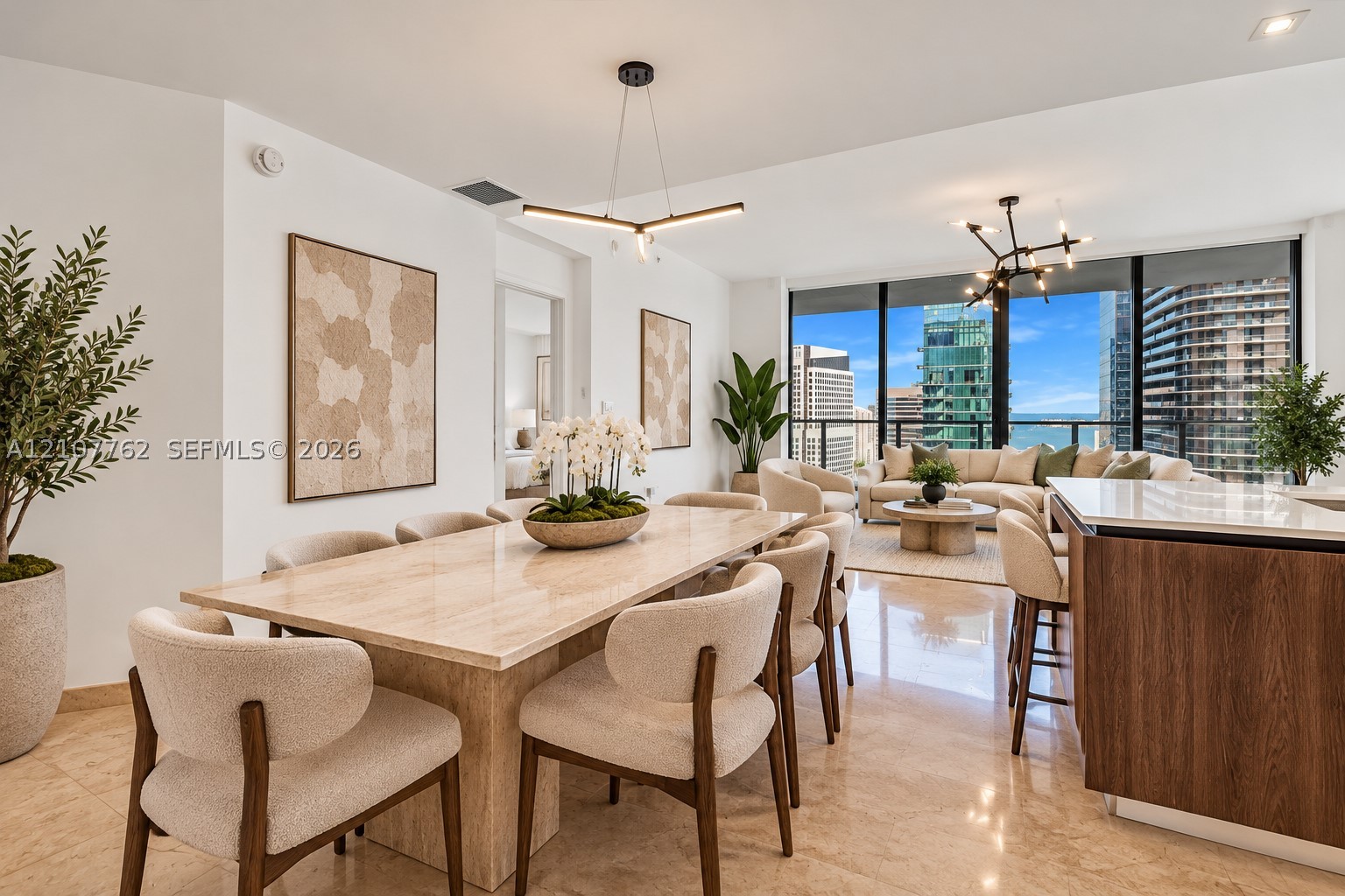 88 SW 7th St #3401, Miami FL 33130