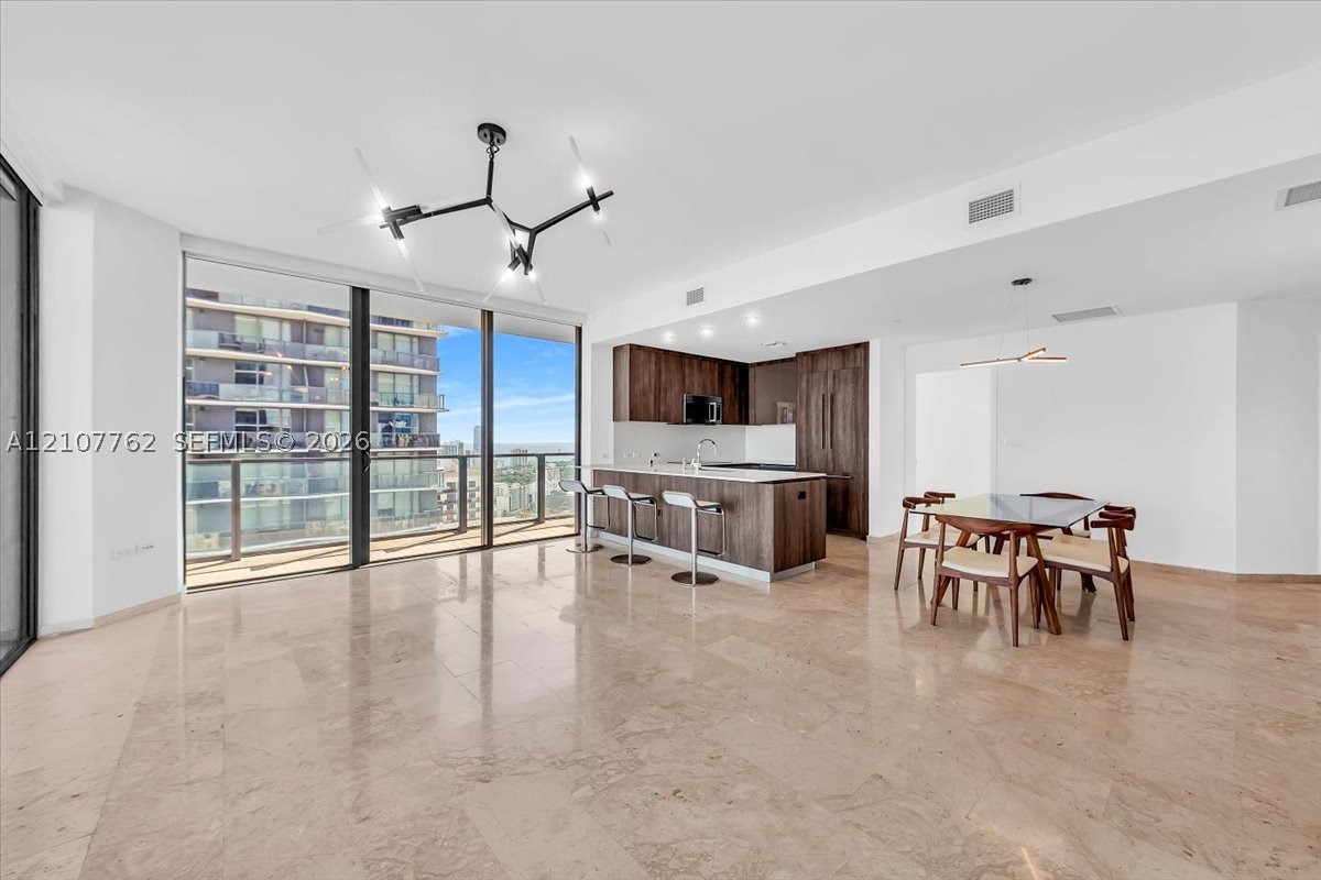 88 SW 7th St #3401, Miami FL 33130
