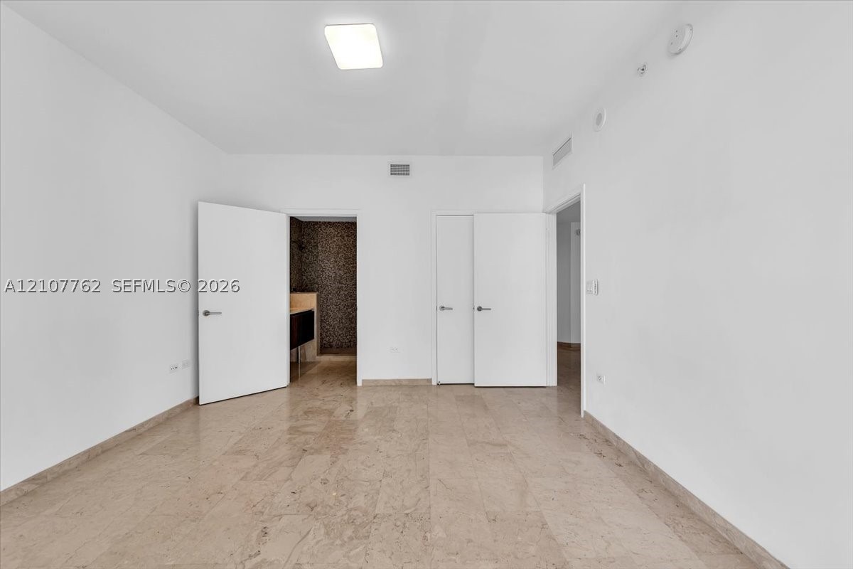 88 SW 7th St #3401, Miami FL 33130