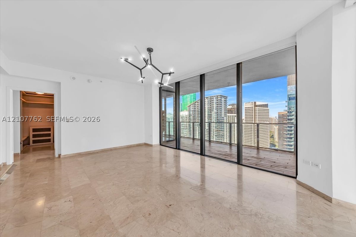 88 SW 7th St #3401, Miami FL 33130