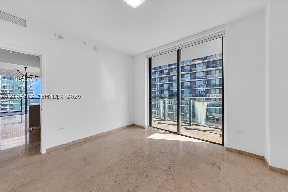 88 SW 7th St #3401, Miami FL 33130